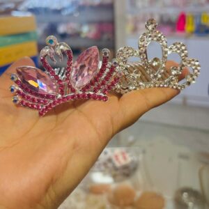 تاج دخترونه نگین صورتی و نگین سفید